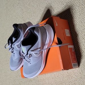 Size 4 Youth Big Kid Nike tennis shoes